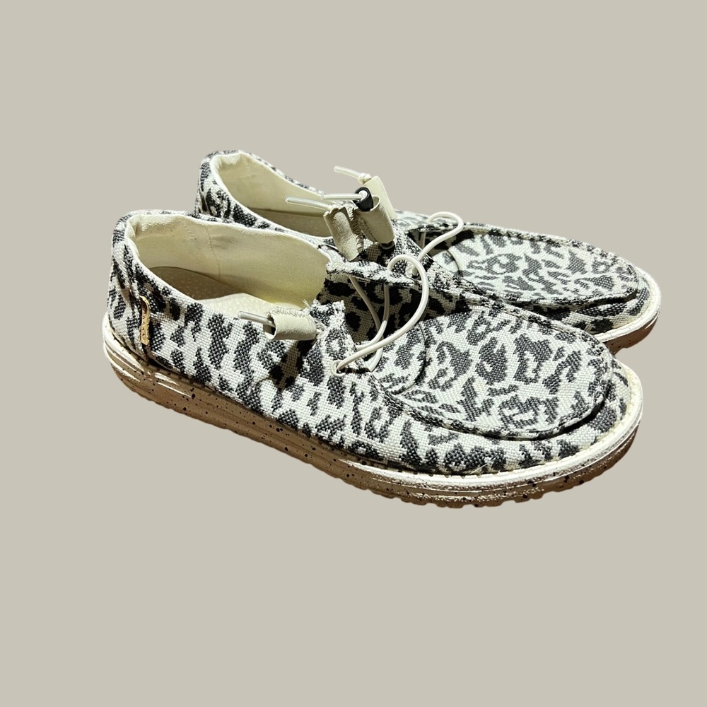 Hey Dude Wendy Woven Cheetah Grey Loafers Womens Size 8 Slip On Shoes 121413091